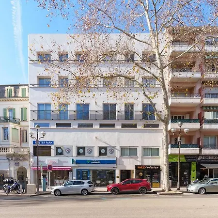 Centre A 5 Mn A Pied Du Palais Et Plages Apartament